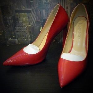 NWOB Pointed Toe Size 10/11 Pumps With Red Soles